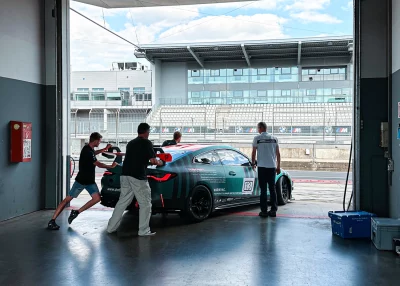 BMW M4 GT4 beim BMW M Trackday