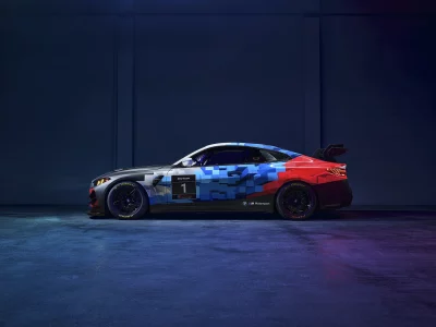 BMW M4 GT4 evo seitlich